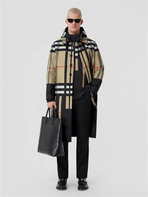 sconti montgomery burberry uomo|Cappotti da uomo di Burberry .